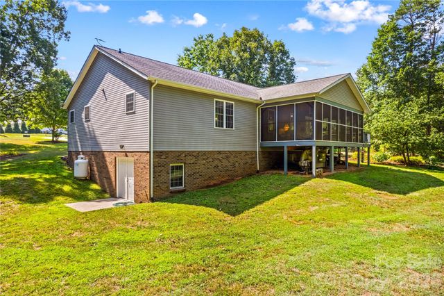 104 Parkers Grove Lane, Statesville, NC 28677