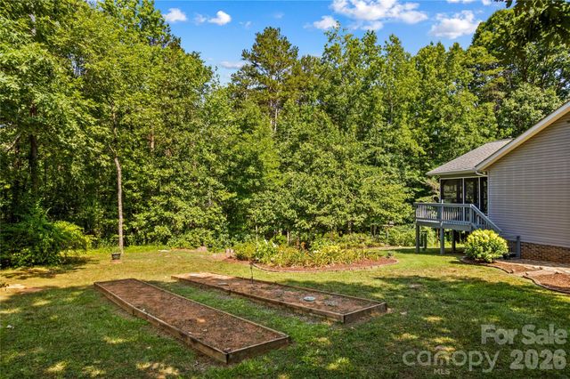 104 Parkers Grove Lane, Statesville, NC 28677