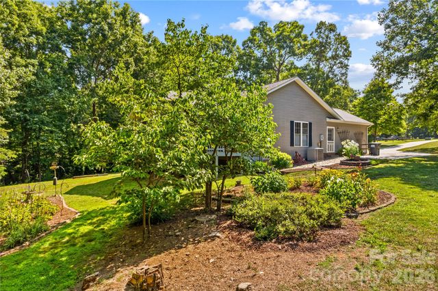 104 Parkers Grove Lane, Statesville, NC 28677