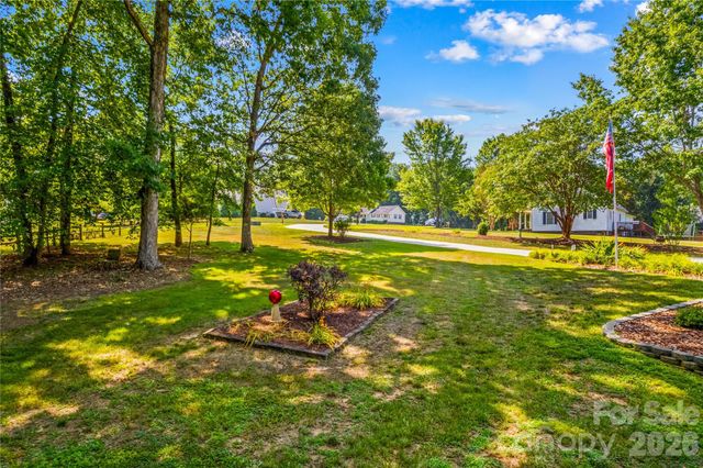 104 Parkers Grove Lane, Statesville, NC 28677