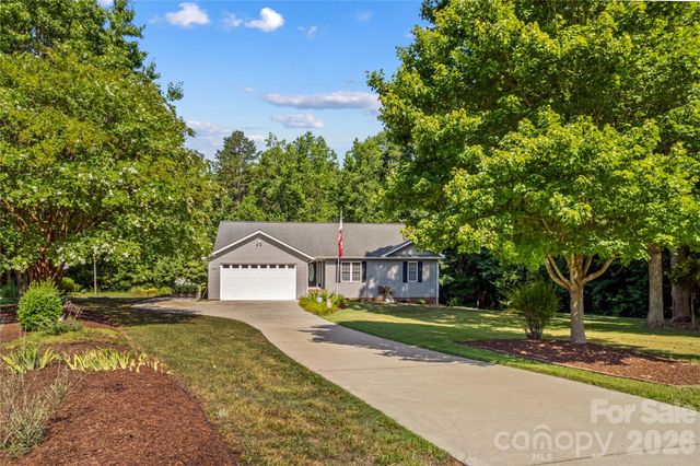 104 Parkers Grove Lane, Statesville, NC 28677