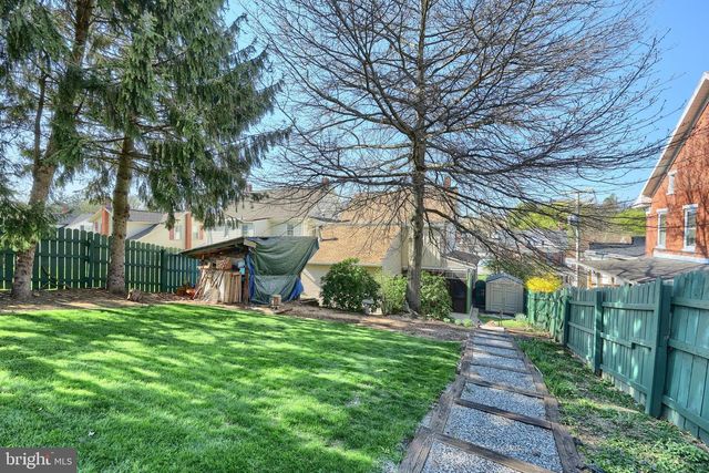 157 W MAIN ST, Windsor, PA 17366