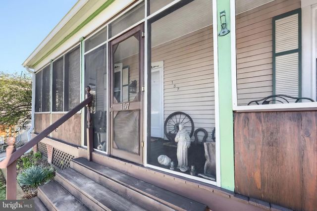 157 W MAIN ST, Windsor, PA 17366