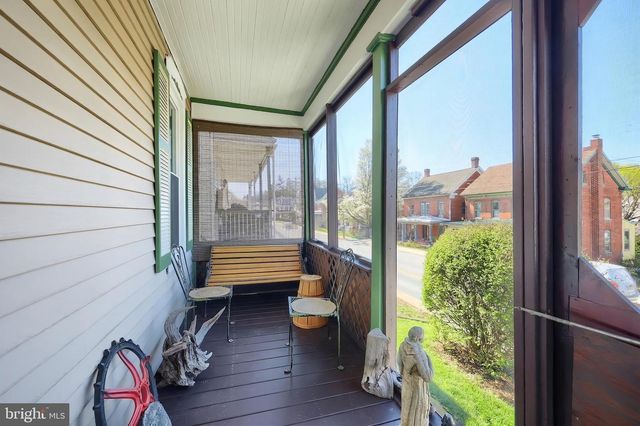 157 W MAIN ST, Windsor, PA 17366
