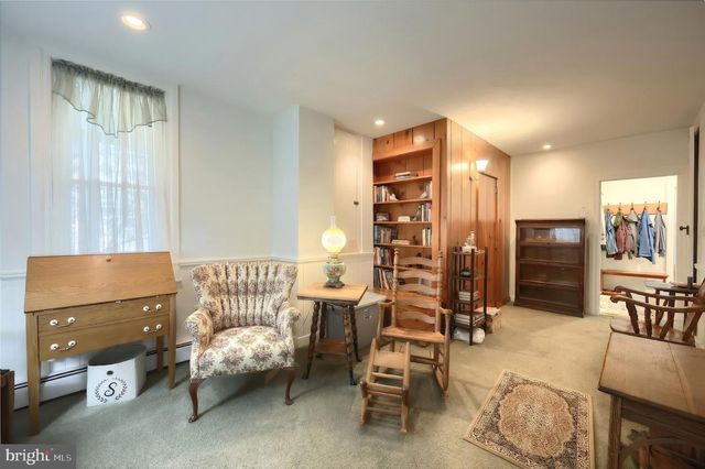 157 W MAIN ST, Windsor, PA 17366