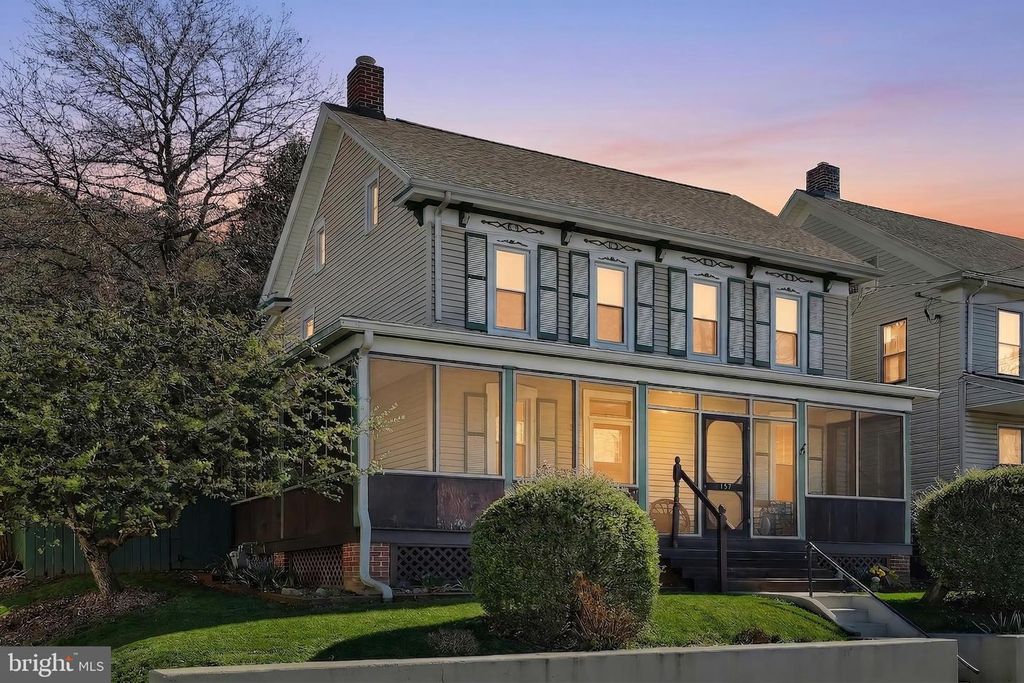 157 W MAIN ST, Windsor, PA 17366