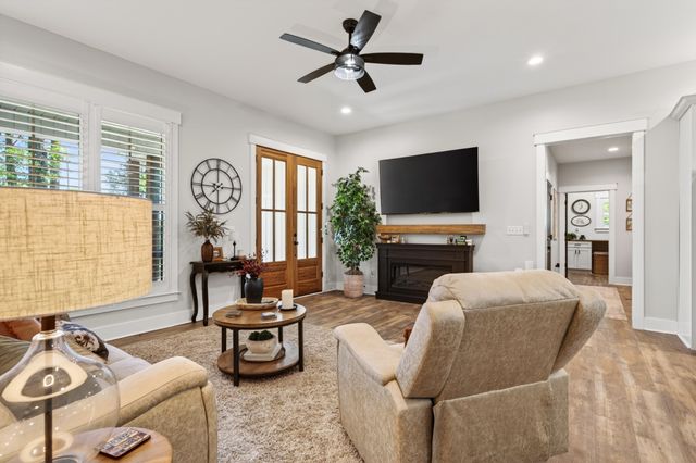 1222 Breeden Rd, Charlotte, TN 37036