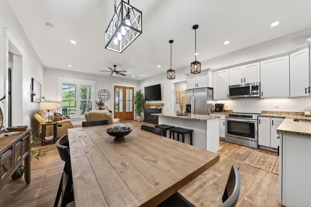 1222 Breeden Rd, Charlotte, TN 37036