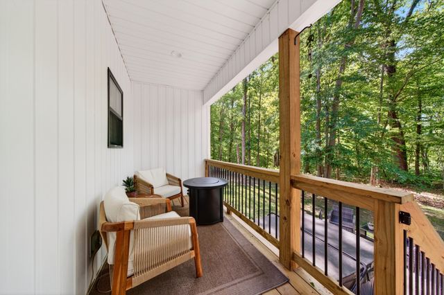 1222 Breeden Rd, Charlotte, TN 37036