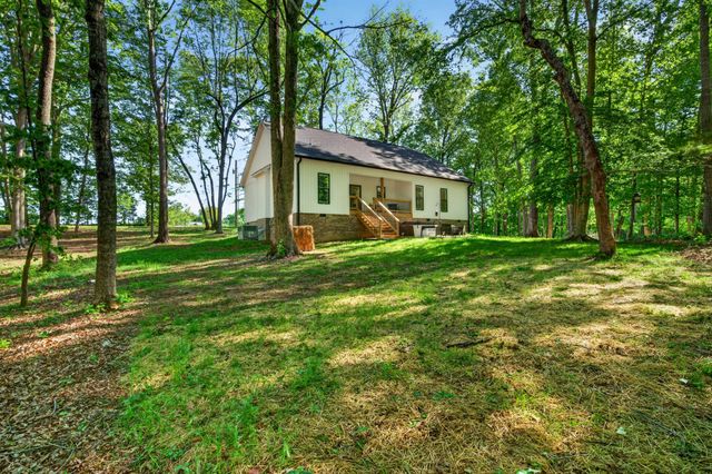 1222 Breeden Rd, Charlotte, TN 37036
