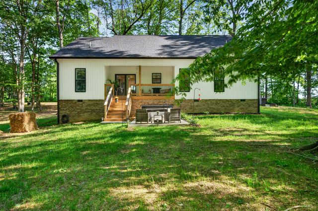 1222 Breeden Rd, Charlotte, TN 37036