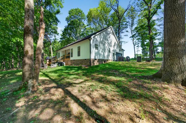 1222 Breeden Rd, Charlotte, TN 37036