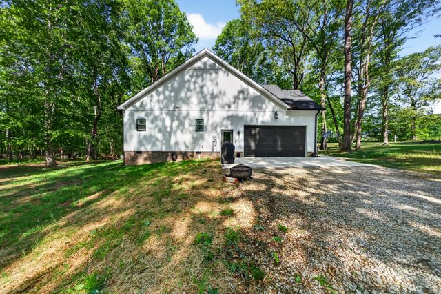 1222 Breeden Rd, Charlotte, TN 37036