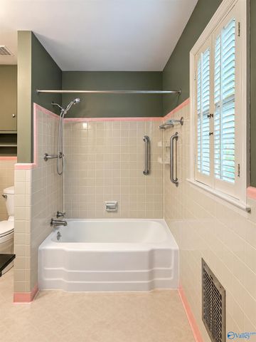 1615 Woodland Street, Decatur, AL 35601