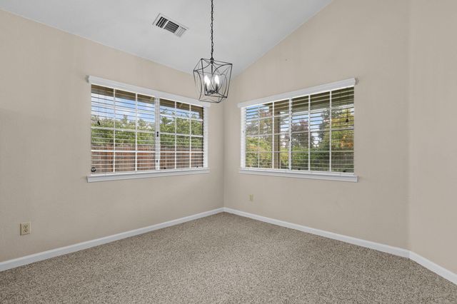 2794 Summerbreeze Place, Redding, CA 96001