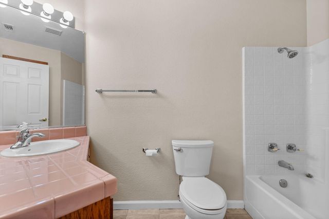 2794 Summerbreeze Place, Redding, CA 96001