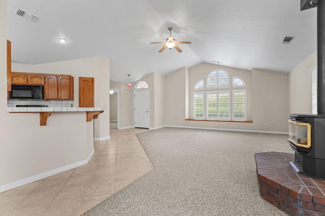 2794 Summerbreeze Place, Redding, CA 96001