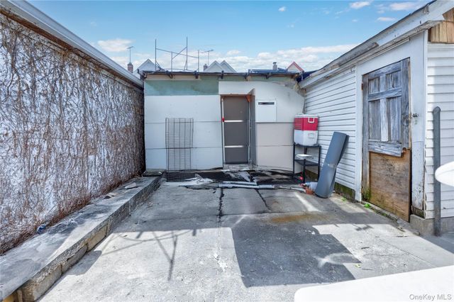 19132 113th Avenue, Saint Albans, NY 11412