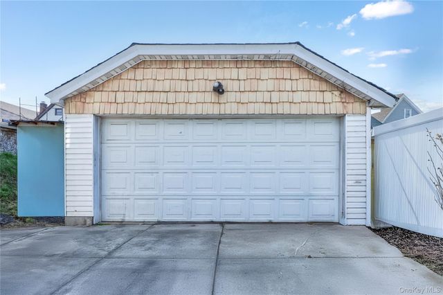 19132 113th Avenue, Saint Albans, NY 11412