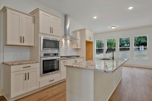 200 Sydney Dr, Goodlettsville, TN 37072