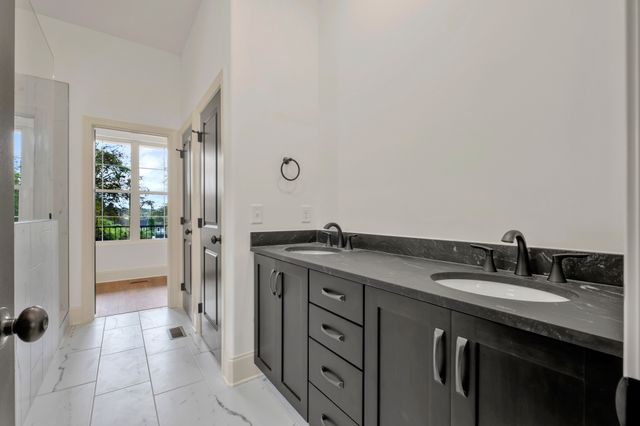 200 Sydney Dr, Goodlettsville, TN 37072