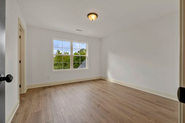 200 Sydney Dr, Goodlettsville, TN 37072