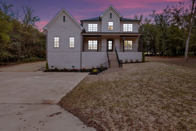 200 Sydney Dr, Goodlettsville, TN 37072