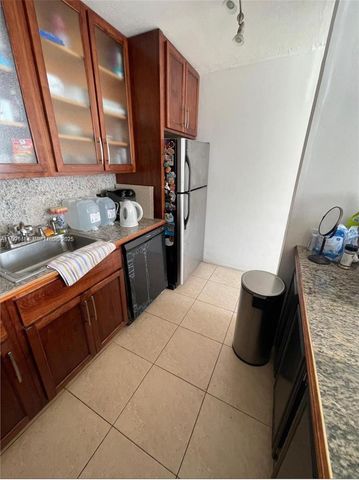 9460 Live Oak Place 309, Davie, FL 33324
