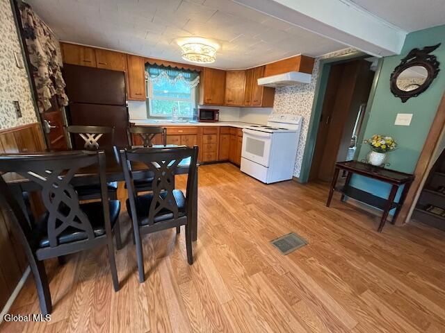 12 Cottage Lane, Bethlehem, NY 12158