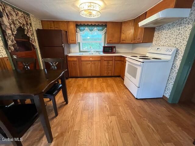 12 Cottage Lane, Bethlehem, NY 12158