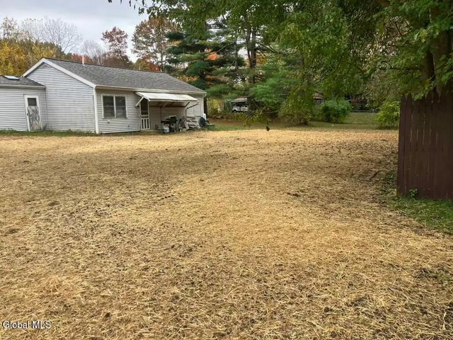 12 Cottage Lane, Bethlehem, NY 12158