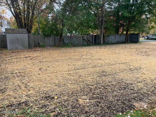 12 Cottage Lane, Bethlehem, NY 12158