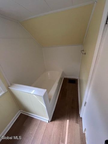 12 Cottage Lane, Bethlehem, NY 12158