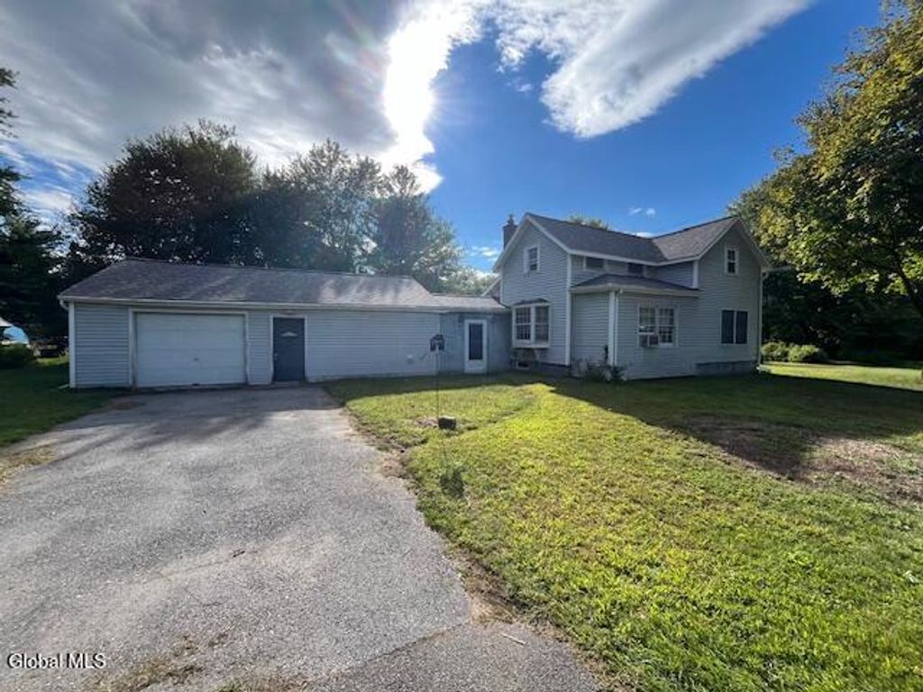 12 Cottage Lane, Bethlehem, NY 12158