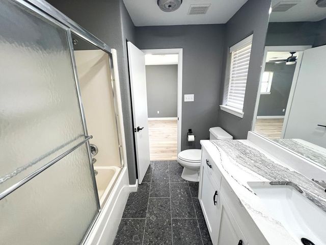 5078 Friedrich Rd, Fredericksburg, TX 78624