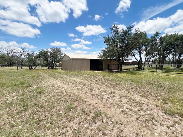 5078 Friedrich Rd, Fredericksburg, TX 78624