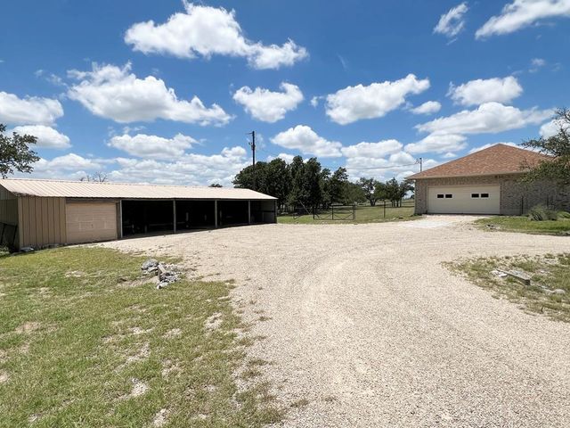 5078 Friedrich Rd, Fredericksburg, TX 78624