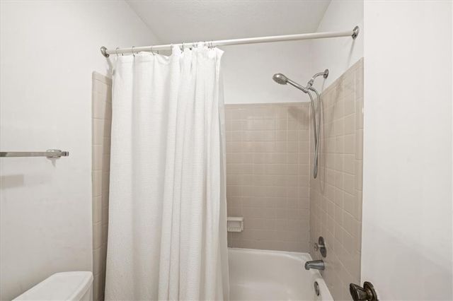 1700 Woodcliff Way NE, Atlanta, GA 30329