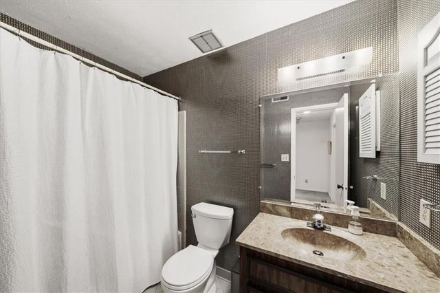 1700 Woodcliff Way NE, Atlanta, GA 30329