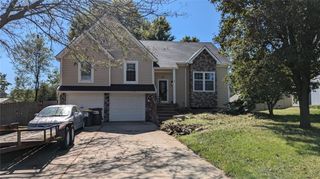 722 Bittersweet Road, Lansing, KS 66043