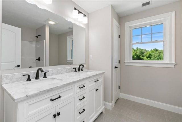 150 Nashua Rd, Dracut, MA 01826