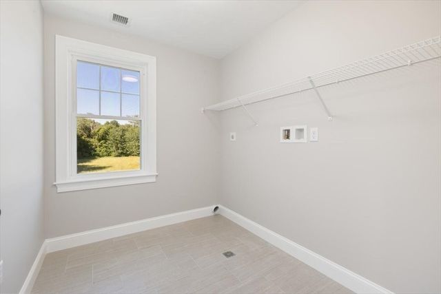 150 Nashua Rd, Dracut, MA 01826