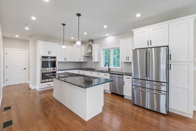 150 Nashua Rd, Dracut, MA 01826