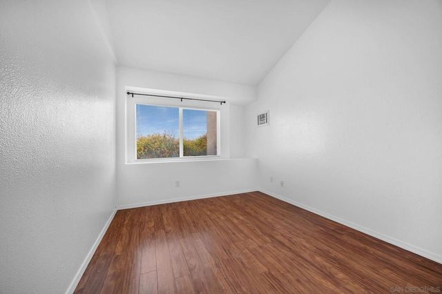 687 Ascot Drive H, Vista, CA 92083