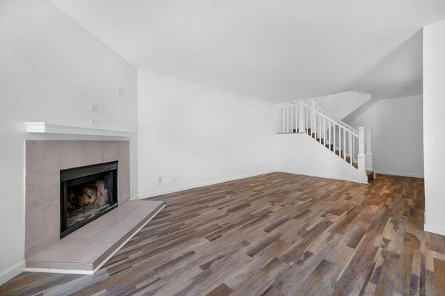 687 Ascot Drive H, Vista, CA 92083