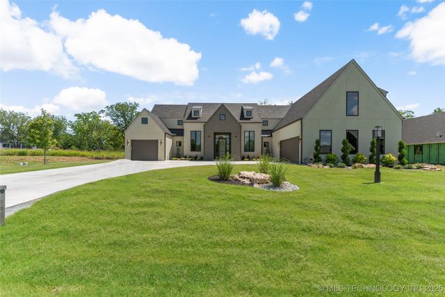 17822 E Patriot Drive, Owasso, OK 74055