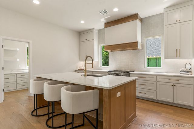 17822 E Patriot Drive, Owasso, OK 74055