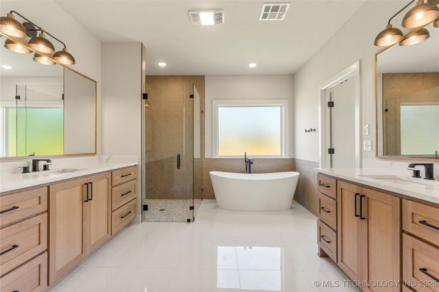 17822 E Patriot Drive, Owasso, OK 74055