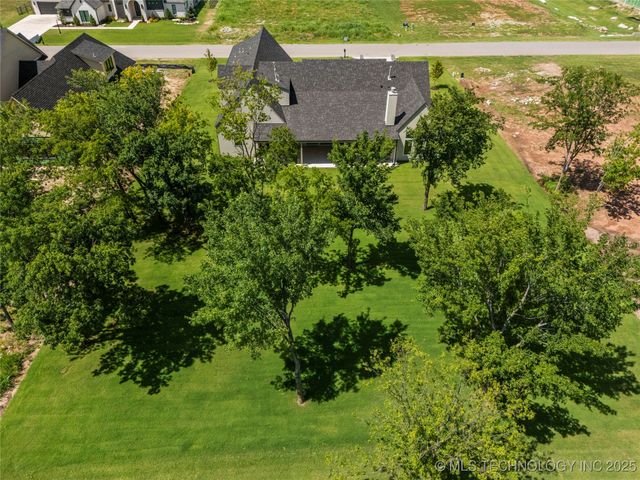 17822 E Patriot Drive, Owasso, OK 74055
