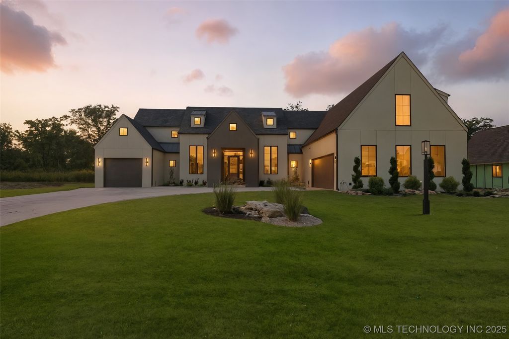 17822 E Patriot Drive, Owasso, OK 74055